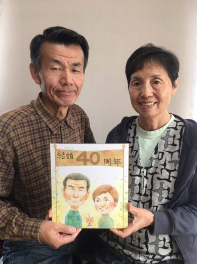 席描き結婚40周年の似顔絵